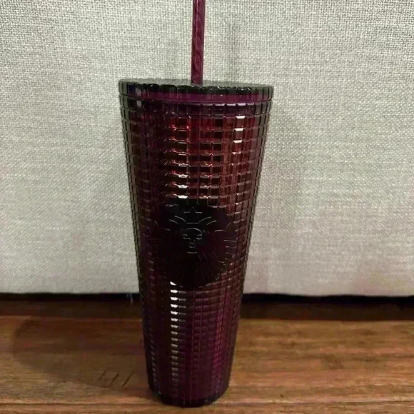 Starbucks Studded 2020 holiday Berry Plum Tumbler Venti size (24oz) - Picture 1 of 4